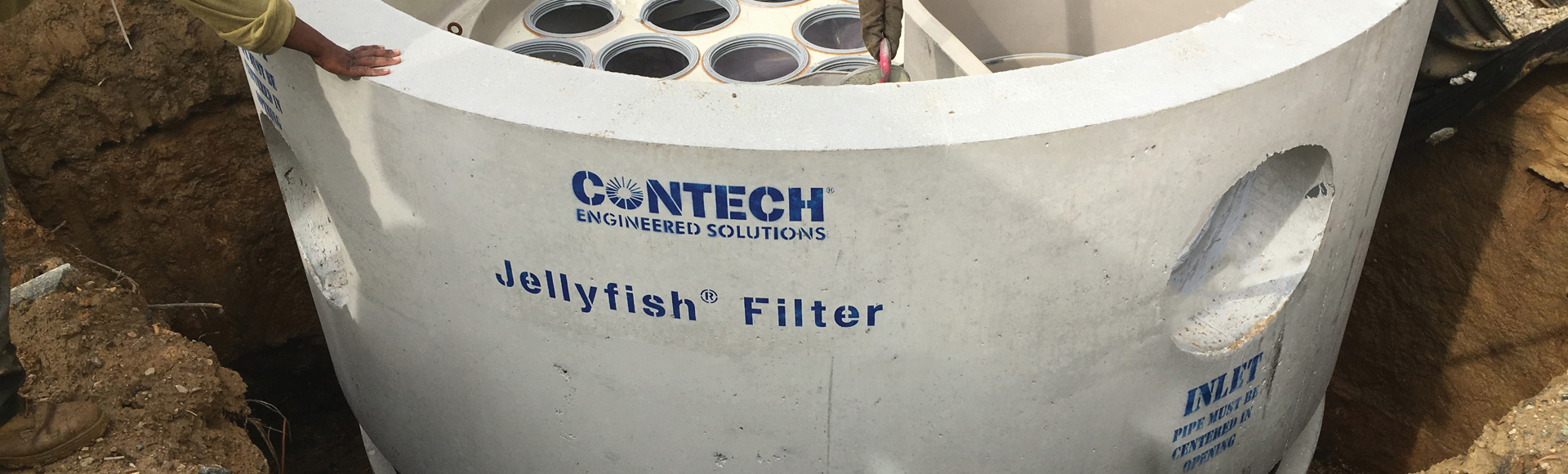 The installation of a Jellyfish Filter stormwater filtration system. 