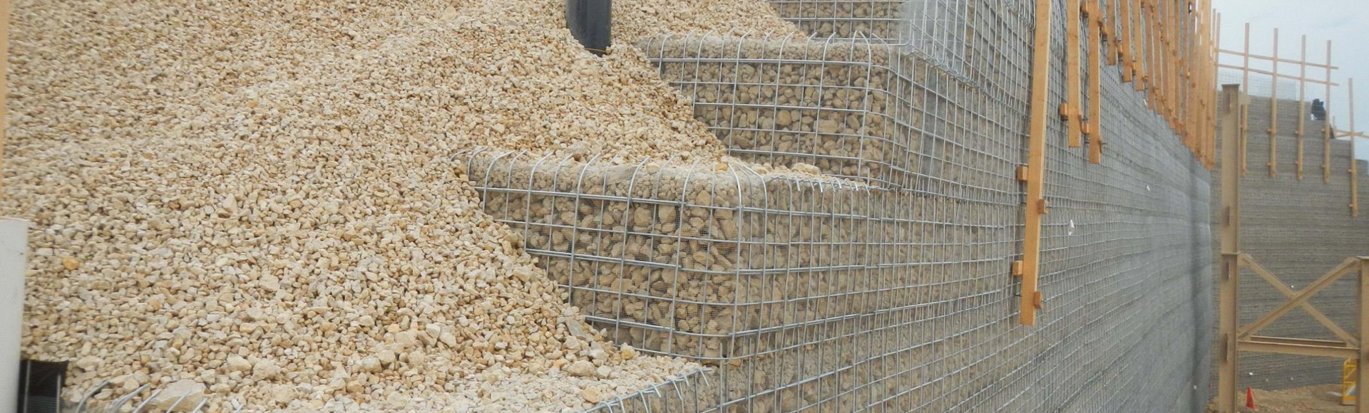 VIST-A-WALL wire wall system. 